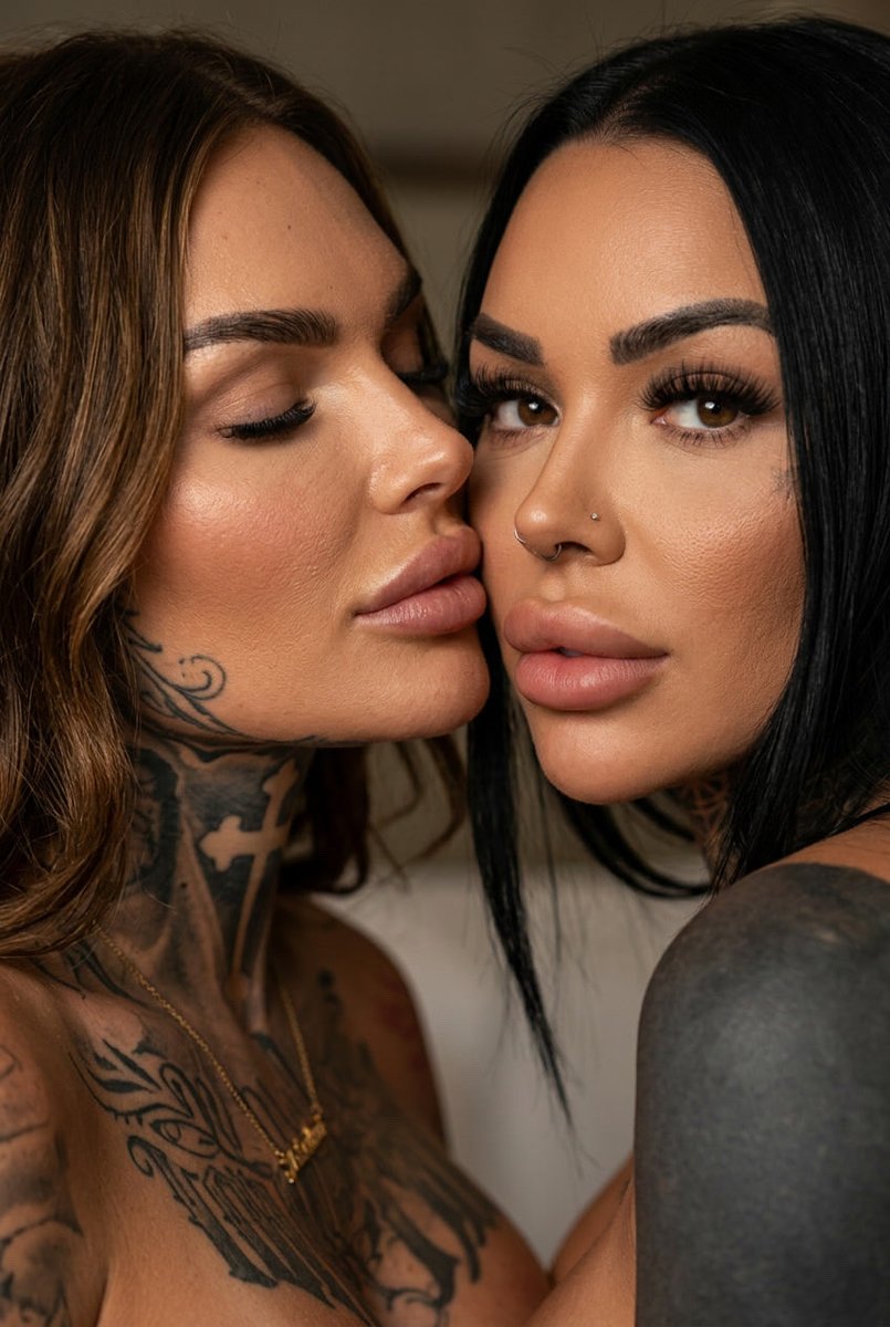 Goddess__Romy's tweet photo. Last day in Laval with the best duo partner 🖤 @Angiexogie1 

263-770-6969 https://t.co/nsNQnCSbKt