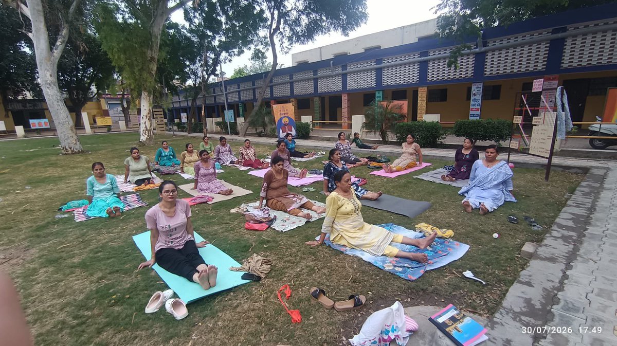 cmdyfaridkot's tweet photo. *सी.एम. दी योगशाला –*
*CM Di Yogshala – 

Venue.... government school surgapuri Kotkapura faridkot 

Time :- 05:00-6:00 pm

@BhagwantMann @AAPbalbir @PunjabGovtIndia
@DCFaridkot @DPROFaridkot

#cmdiyogshala
#GovernmentofPunjab
#yogainspiration
#BhagwantMann
#ਪੰਜਾਬ_ਸਰਕਾਰ https://t.co/j7nMXzsj2M