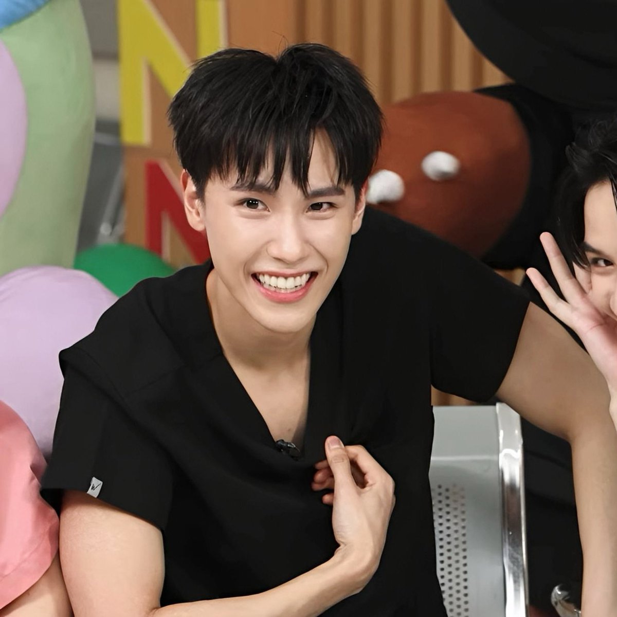 17Febking's tweet photo. พี่จูมาแบบนี้ยกธงขาวยอมแพ้ 🫠

JIMJUFORCE BIRDY EP3

#STAYAWAKEEP3
#Junniorrs https://t.co/LNT1FCtu5E