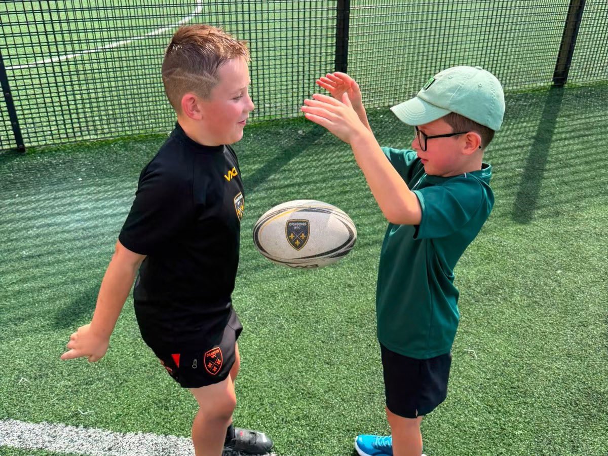 DRA_Community's tweet photo. 🐉𝗖𝗢𝗠𝗠𝗨𝗡𝗜𝗧𝗬 | Fit Fed Fun Camps

Week 1  
📍 Maindee Primary 
📍 Tredegar Park Primary 
📍 Chepstow Leisure 
📍 Ebbw Vale Leisure 
📍 Llanmartin Primary 
📍 Crumlin Cricket Club

Every child received a healthy breakfast and nutritious lunch
@dragonsrfc #wrufitfedfun https://t.co/rRHrR2t2W3
