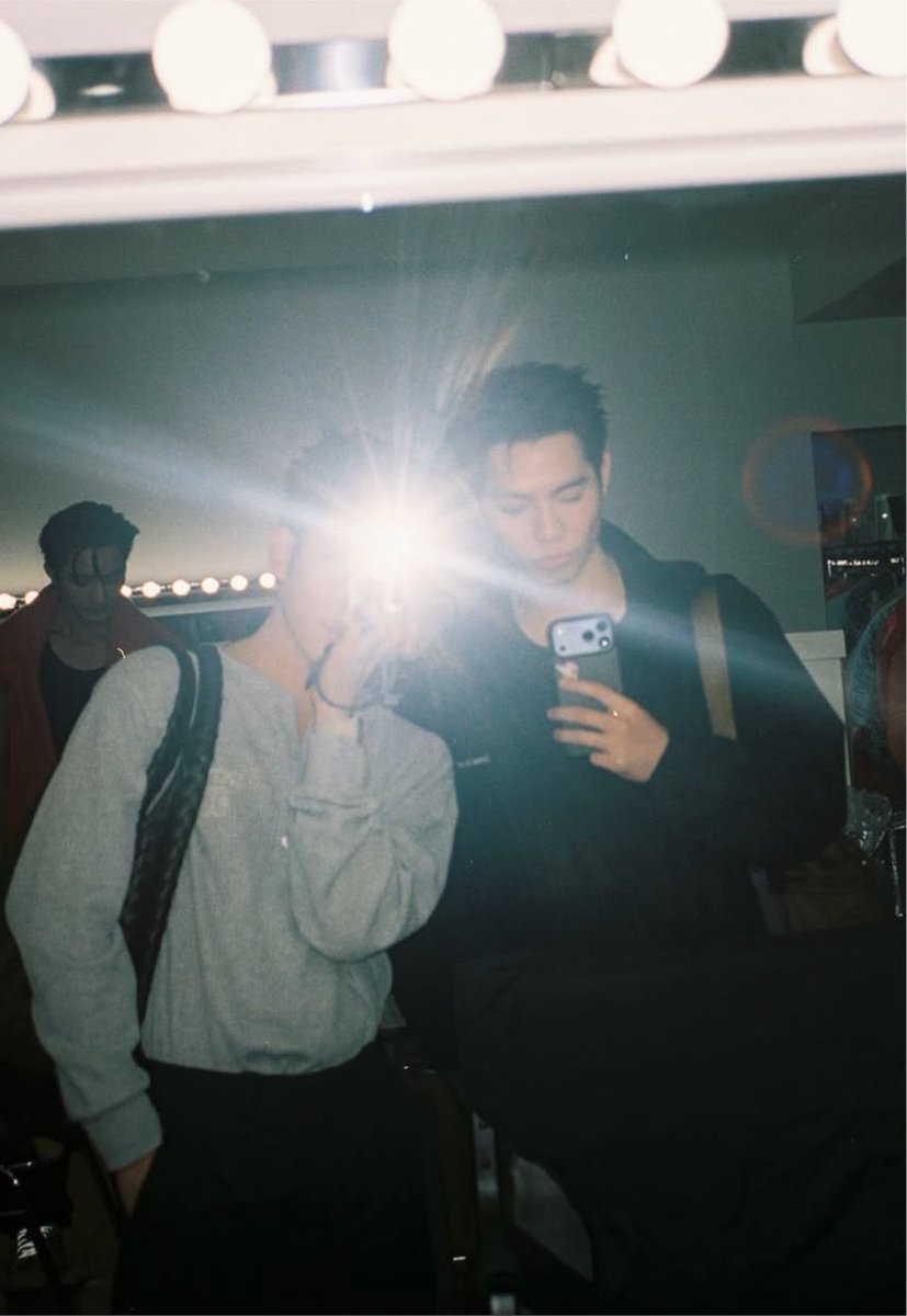 bvtterflyxv's tweet photo. #เฟิร์สข้าวตัง 

First’s POV                     Khaotung’s POV https://t.co/ZQHdmW4PKS