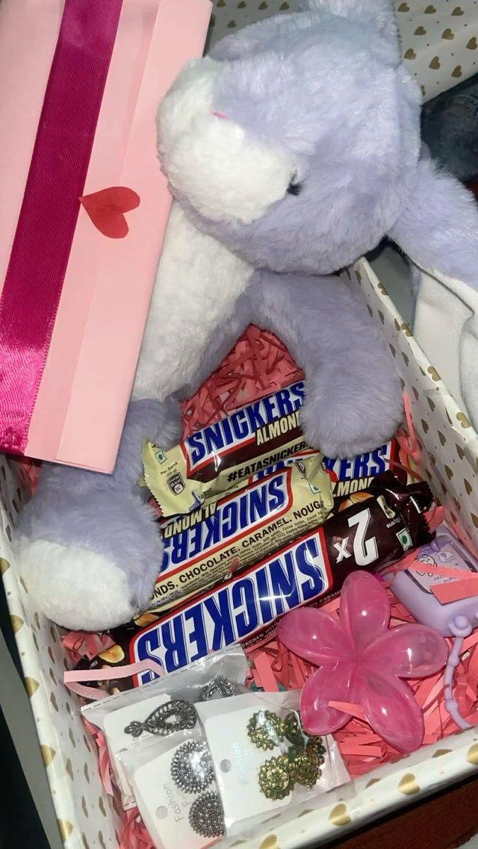 _thehalecyy's tweet photo. GIFTS BOX 🛍️🎁
🏷️ Budget starts at 10k
To order send a dm or WhatsApp 09134804826 https://t.co/GX5JXVmaTi