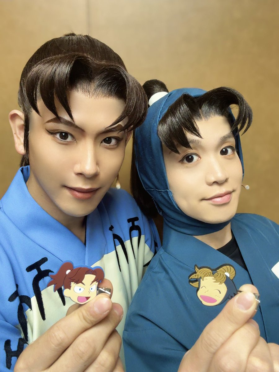 rinpkninja's tweet photo. 舞台「忍たま乱太郎」第4期
みんなニコニコ、はい、どうぞ！の段

本日2公演終演いたしました！
ご来場誠にありがとうございました！

座長！！！！
立さん挨拶素敵でしたー！

小松田くんとそれぞれヘアクリップを持ってみました！

明日は1公演！
よろしくお願いいたします！

#忍ゲキ https://t.co/7NiGqeVvP0