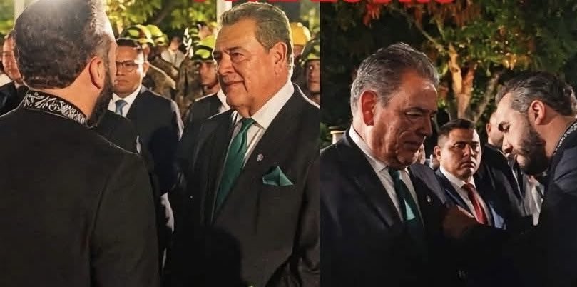 AlexandraS5217's tweet photo. LO QUE JAMÁS PENSAMOS VER 🔥
El presidente Nayib Bukele reconoció públicamente al periodista Moisés Urbina por su cobertura en Venezuela.
A pesar de diferencias del pasado, el Presidente valoró su labor. Urbina, con humildad, dijo:
“No nos merecemos esta medalla, no somos los héroes; solo fuimos a acompañar e informar.”
Y agregó algo que duele de bonito: en Venezuela la gente le mandaba saludos y cariño al Presidente Bukele y a El Salvador.
Eso es impacto real. Eso es liderazgo que se nota fuera del país. 🇸🇻🇻🇪