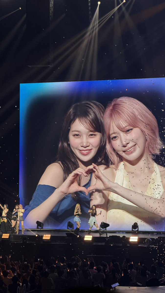 asaeun02's tweet photo. 伝説の写真になる #PUREFLOW_IN_JAPAN https://t.co/ztkhj5C8NY