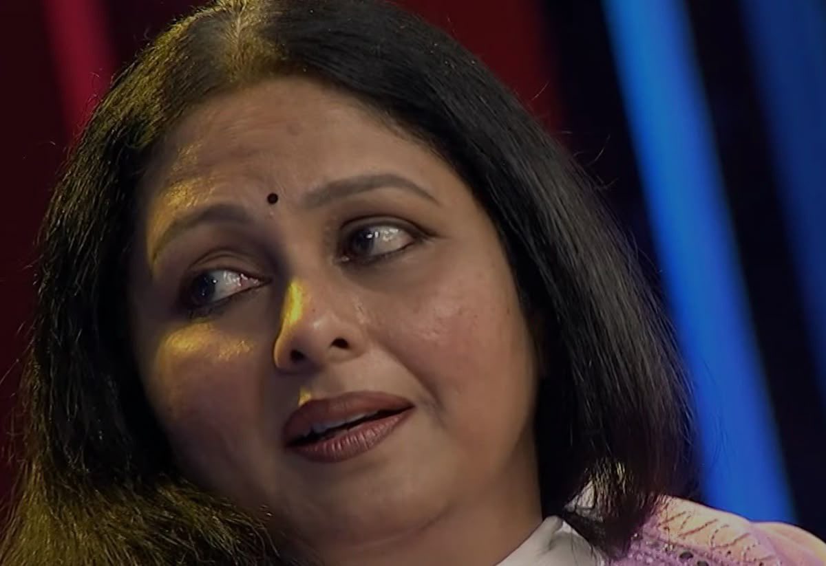 Vinuudht's tweet photo. Puku lo modda dhurchi dengu thu chelli sankalu naakuthu notlo noru petti nalika nu nakuthu notlo okari ummu okaram share chesukuntu puku thoadalu vanikela denguthunna 
Amma: kindha ki velli naa vattalu venaka nundi nakuthu chelli gudda andhu atha varaku naakuthundhi
Me chelli ni apakunda bagaa dengi puku lo garbhashayam varaku modda nooki adhimi patti naa modda murru(rasam) puku lothullo karchaaa..
Chelli: ahhh thank you bavaa naaku ni rasam naa ichinandhuku ahhha
Amma: naa modda ni chelli puku lo kaaruthunna naa modda rasam ni baaga naaki clean chesindhi
Chelli: ippudu cheppu bava aa cc camera lu endhuku pettavu mana video evariki chupisthavu 
Me: lechi oka cigarete thaguthu,amma notlo modda gonthu varaku  petti ucha posi ahhh lanja chepthaney, edhi evariki chupisthe naaku inko puku dhorukuthundhi vallake chupisthanu

                 Part-07 soon

Romantic threads presents
