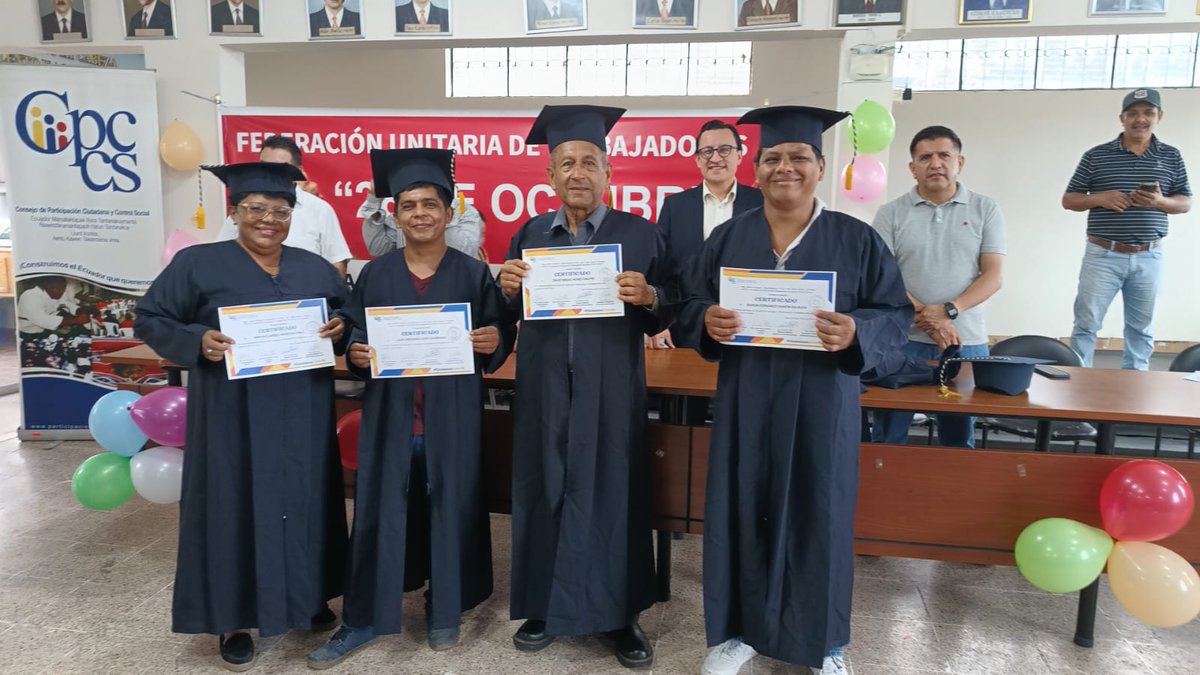 davidroserow's tweet photo. Con éxito culminamos la Escuela de Liderazgo y Participación en Santo Domingo de los Tsáchilas proceso de formación q se suma a las distintas iniciativas q impulsamos en todo el país con el objetivo de empoderar a la ciudadanía de sus derechos y fortalecer la organización social https://t.co/3LwyCNnHkw