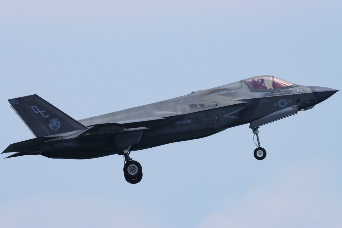 T_4_SE3P's tweet photo. 2026.07.30
RJOI/MCAS IWAKUNI
VMFA-122 "Werewolves"
Lockheed Martin F-35B
DC80/Bu No.169616
RWY20⤵︎ ︎
DTの補充機として飛来したDCはDTでFLT
この機体もいつまでこのマークなのか、いつまでいるのか⋯
#岩国基地
#VMFA122 https://t.co/s5YHJ8MktK