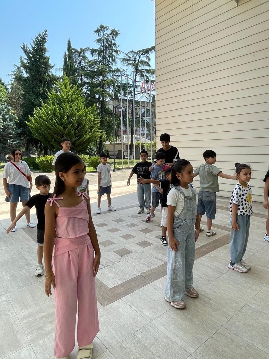 DiasporaAz's tweet photo. ✔️Gürcüstan Azərbaycanlılarının İnteqrasiya Mərkəzinin (GAİM) nəzdindəki həftəsonu məktəbində təhsil alan 5–13 yaşlı uşaqlar üçün "Telefonsuz bir gün" adlı maarifləndirici və əyləncəli tədbir təşkil olunub
✔️An instructive and entertaining event titled "A Day Without a Phone" was organized for children aged 5–13 studying at the weekend school under the Integration Center for Georgian Azerbaijanis (GAIM)

https://t.co/XazYySNAVj

#DiasporKomitəsi