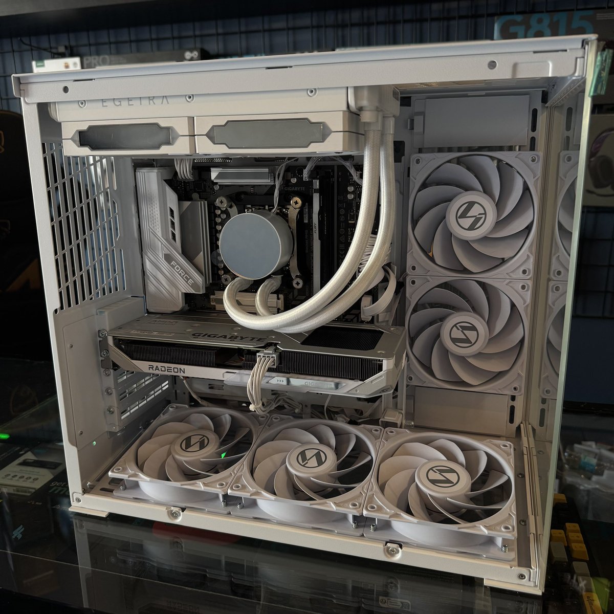 feehstore's tweet photo. تركيب تجميعة بي سي احترافية طالعة للعميل
المواصفات 

المعالج: R5 7600X
مذربورد: جيجابايت B850M Wifi6E DDR5
كرت الشاشة: جيجابايت RX9060 XT 16GB
الرامات: kingston 16GB DDR5 6400Hz
هارد: KLEVV 1TB M.2 5000MB/s
المبرد: Spear 17 everest 24mm ARGB
مزود الطاقة: Asus 750w
الكيس: Lian Li O11D mini v2