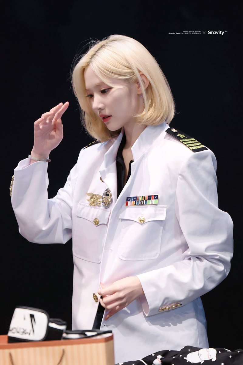 heeaaors's tweet photo. 지우 팬싸 했던 것 중에 제일 좋았던 컨셉 https://t.co/8jVnoCubZ3