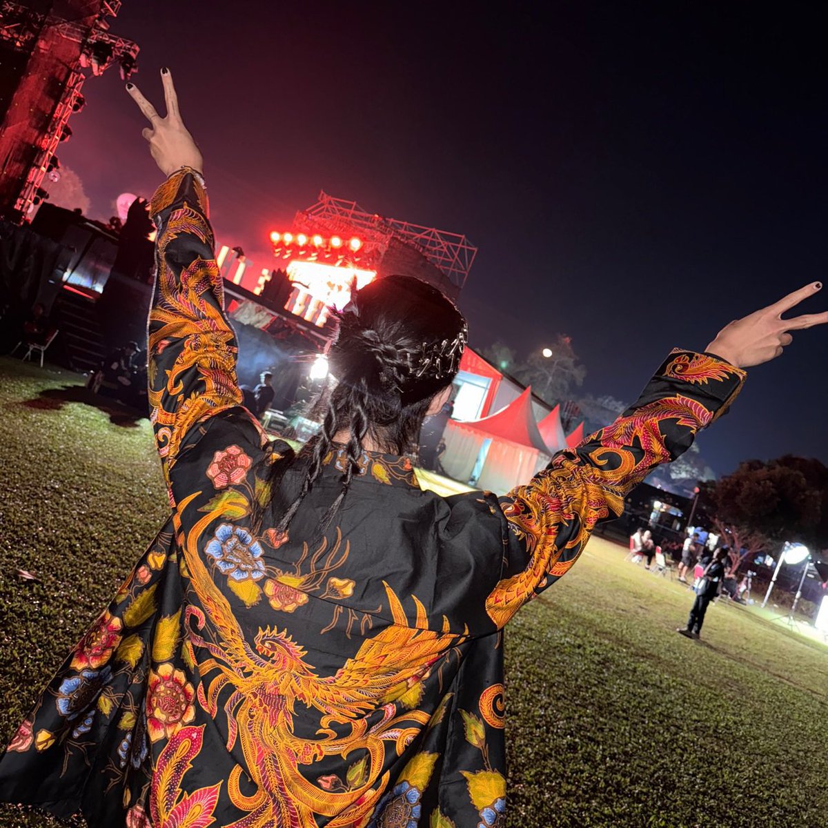 mintchocoeu's tweet photo. makasih bro bro udah prambanan......... (sambil menangis menunggu updatean prambanan dua bro lainnya) 😭😭😭😭 https://t.co/ep6ah8pwDN