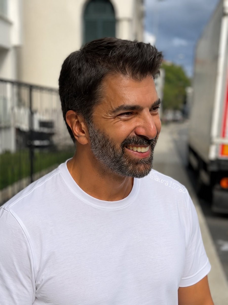 Laura1571980's tweet photo. A genuine smile never goes unnoticed 😊🌞🔥
#CenkTorun @CenkTorun https://t.co/yFWSAaTKPQ