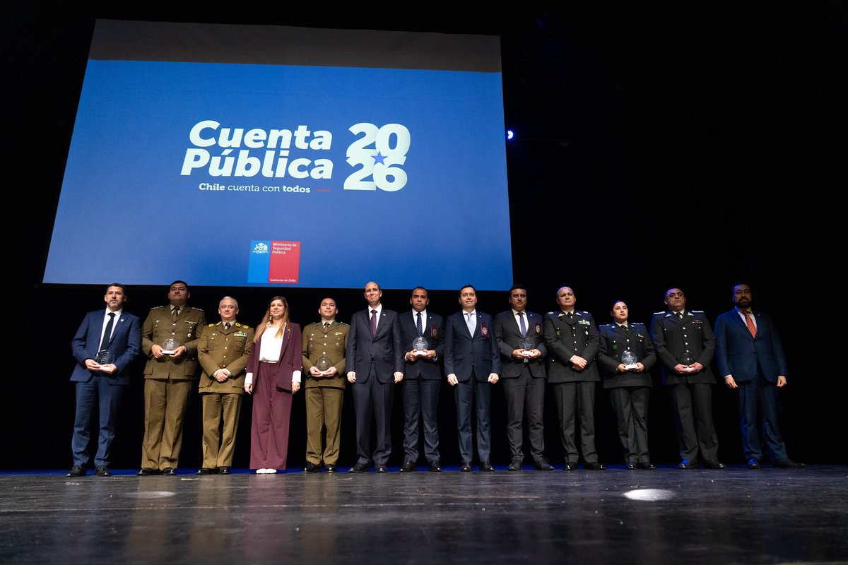MuniLaFlorida's tweet photo. Nuestro Teatro Municipal fue el escenario de la Cuenta Pública del Ministerio de Seguridad Pública 🏛️

El alcalde Daniel Reyes fue anfitrión de este importante encuentro, reflejando la relación entre el ministerio y La Florida por la seguridad de los vecinos 🤝

#CadaVezMejor 💚 https://t.co/fSGaSbQRyd