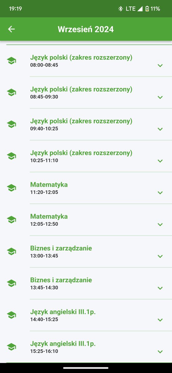 belowmysurface's tweet photo. Znalazłem mój stary plan zajęć i????? Co to kurwa było xD https://t.co/7xx9Um31uc