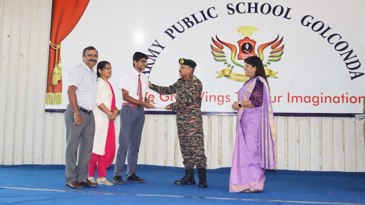 apsgolconda2's tweet photo. Army Public School, Golconda felicitated Class X &amp; XII board toppers! Chief Guest Brig Rahul Machhral, SM &amp; Principal honoured top achievers. @dprohyd @cbseindia29
​#APSGolconda #AcademicExcellence #BoardExamToppers 
#PrideOfAPS #Hyderabad
#StudentSuccess https://t.co/UB5uAw97gT