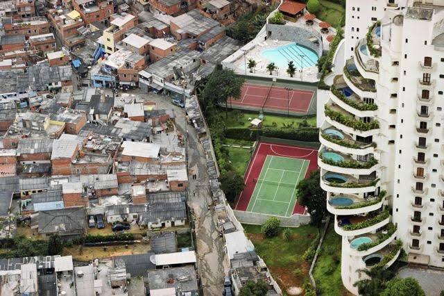 memeinteligente's tweet photo. ninguém:

livros de geografia: https://t.co/tXPcdzYIvC