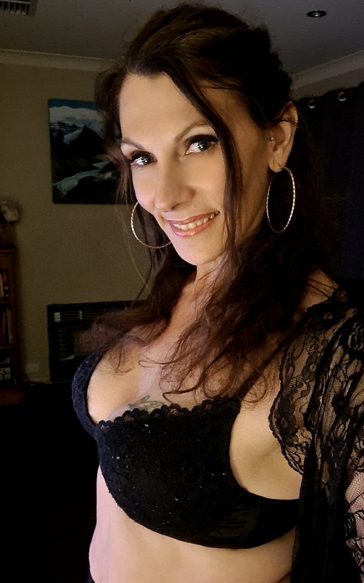 YesladyMay's tweet photo. If only someone were here with me. https://t.co/xaFCJv7zM4