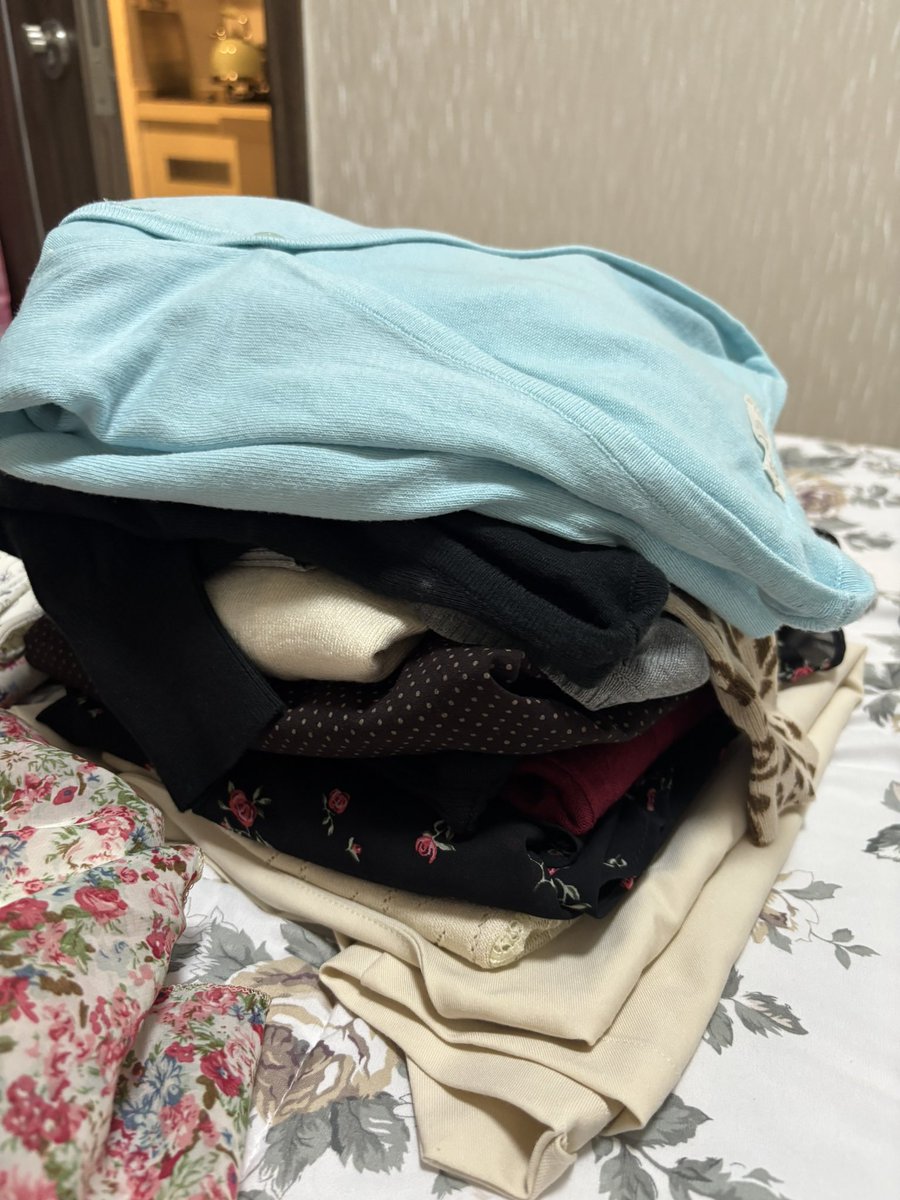 traassshh's tweet photo. haii! aku mau drop preloved cardigan
💸 20-35k
🏠 tangerang 
🍊 inc. packing n admin

tinggalin jejak dulu yaa, aku drop pelan pelan.

mostly size S-M https://t.co/Jz8jLCX60F
