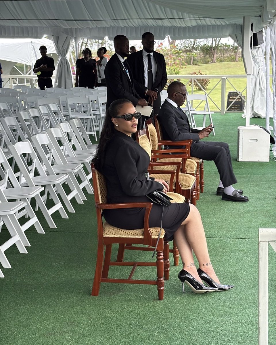 gabgonebad's tweet photo. Rihanna at the funeral of Sir Garfield Sobers in Barbados yesterday. https://t.co/DZyTM49tDu