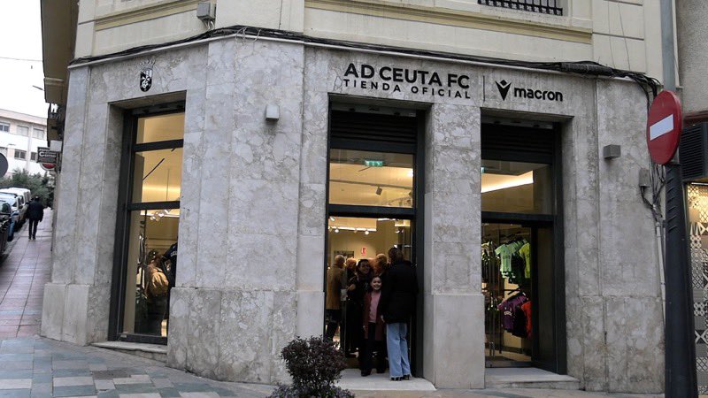 ADCeuta_FC's tweet photo. La tienda del club permanecerá cerrada durante la tarde de hoy 🔒 https://t.co/DDdG4pmiDI