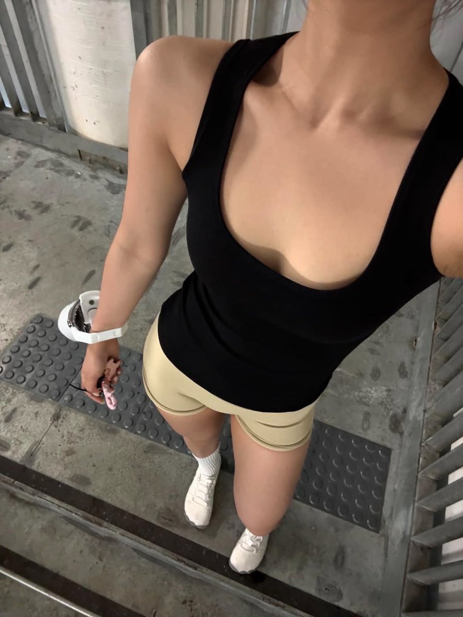 khkwnkh's tweet photo. 「🇦🇺每日一篇直到交到澳洲男友」
在澳洲最喜歡做的事就是跑去海邊看日出或夕陽🌇 https://t.co/OMCt8afwfJ