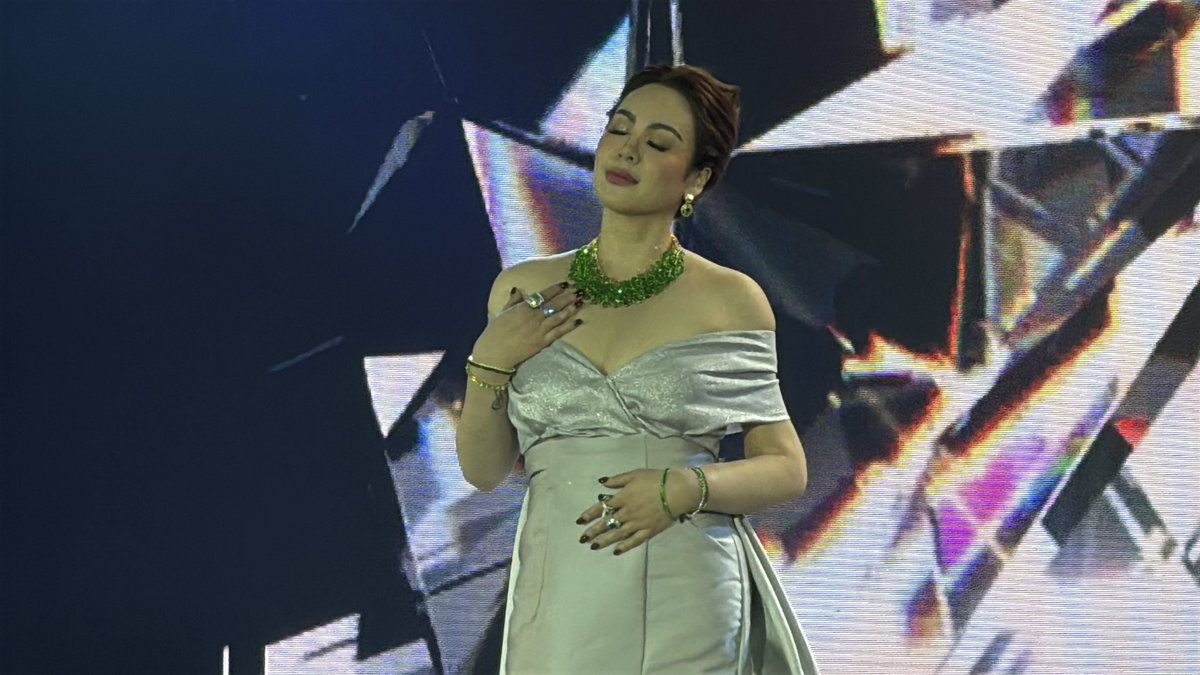 mjfelipe's tweet photo. LOOK: Claudine Barretto at the Maddox Jewelry fashion show https://t.co/xYQG5p457d