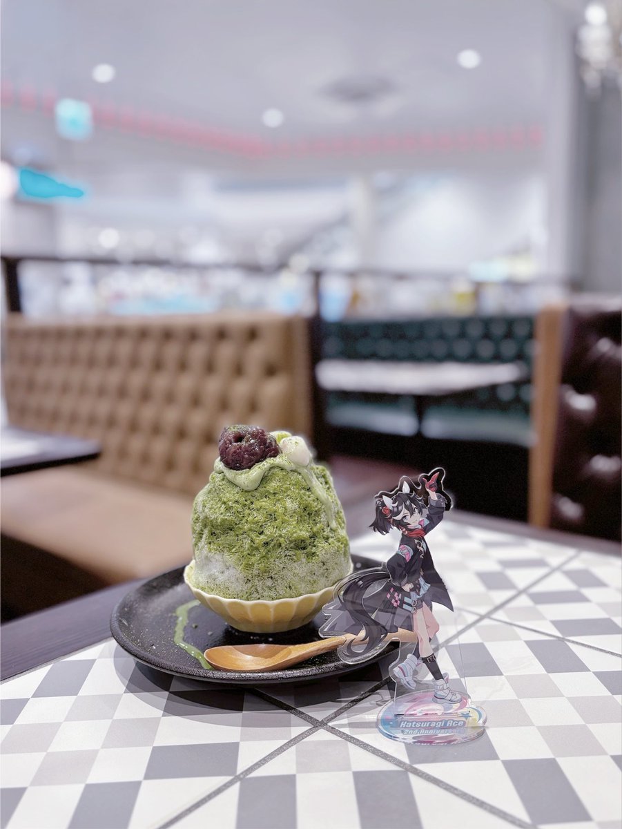 uTxTu165's tweet photo. 📍 miss pretty woman

かき氷めちゃウマだしミルクティーも美味しかった🩵🫖 https://t.co/xqIN3A45qX