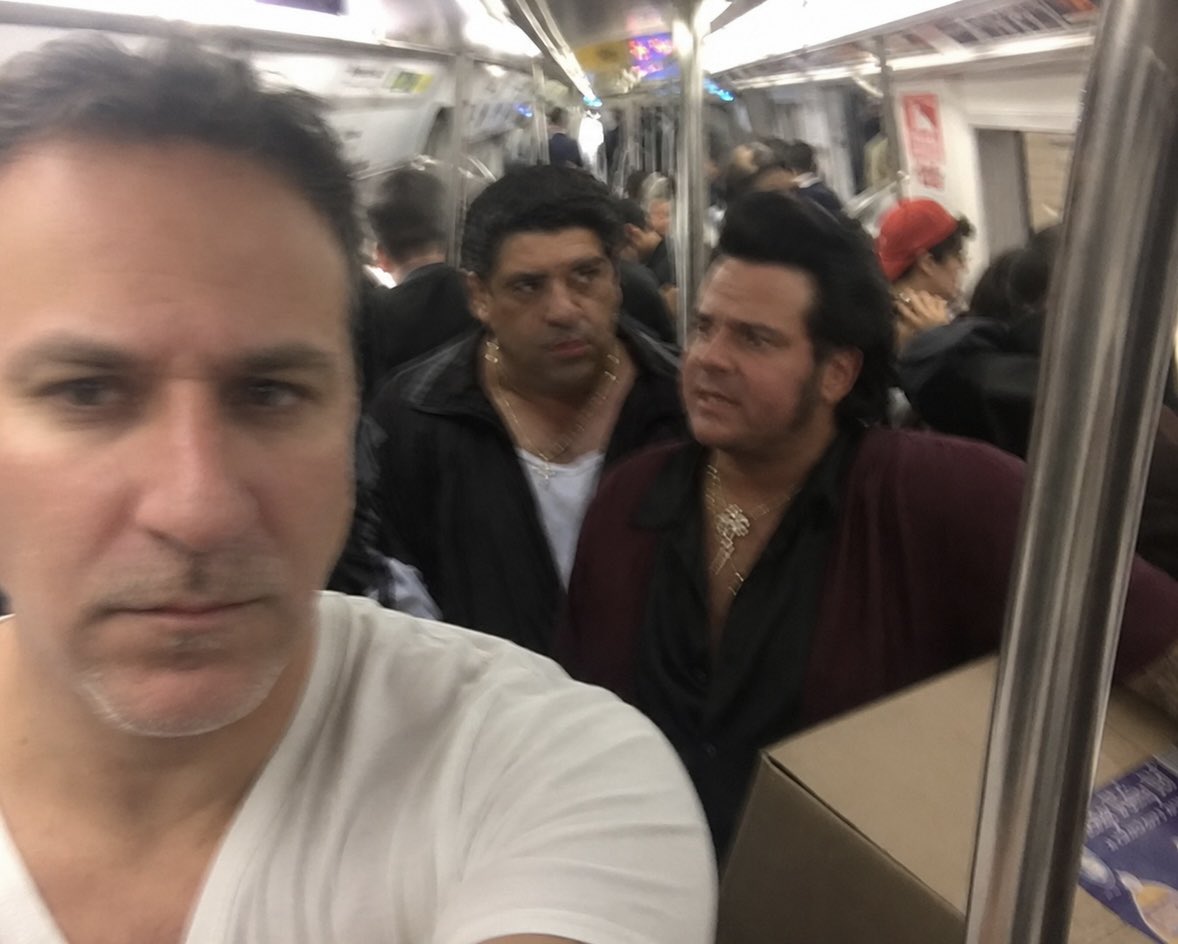 SubwaySopranos's tweet photo. 8:34 a.m. E train https://t.co/WDUO23gPr6