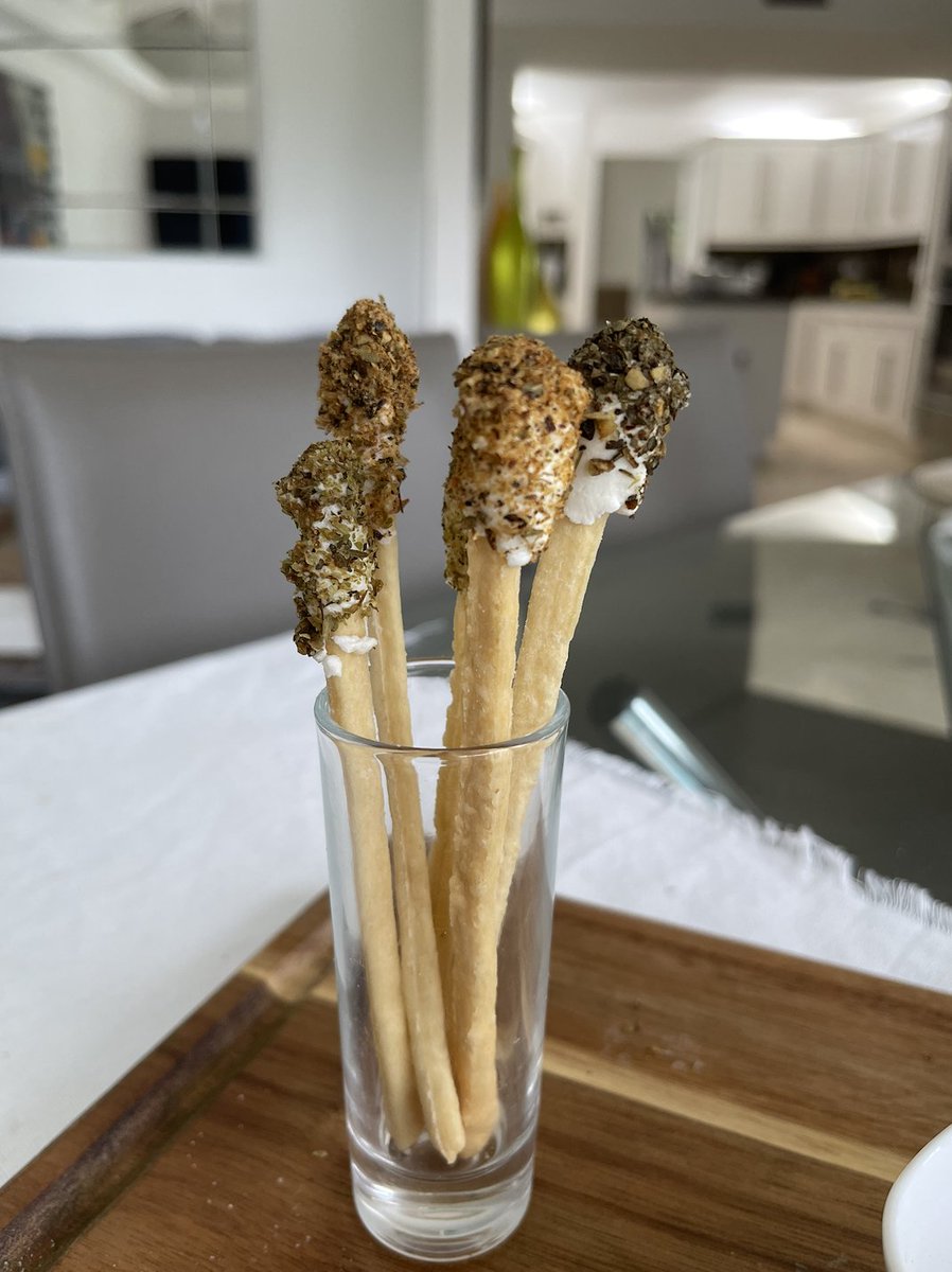 JennifersHome's tweet photo. Crunchy, rich, and impossible to resist.
#TasteTheLove🥖
#JennifersHomemade #Breadsticks #Foodie #Snacks #SnackTime #FoodStyling #FoodInspiration #InstaFood #PartyFood #Crunchy #FoodieFinds #EasyEntertaining #ShareableFood https://t.co/I8n6YwvH0U