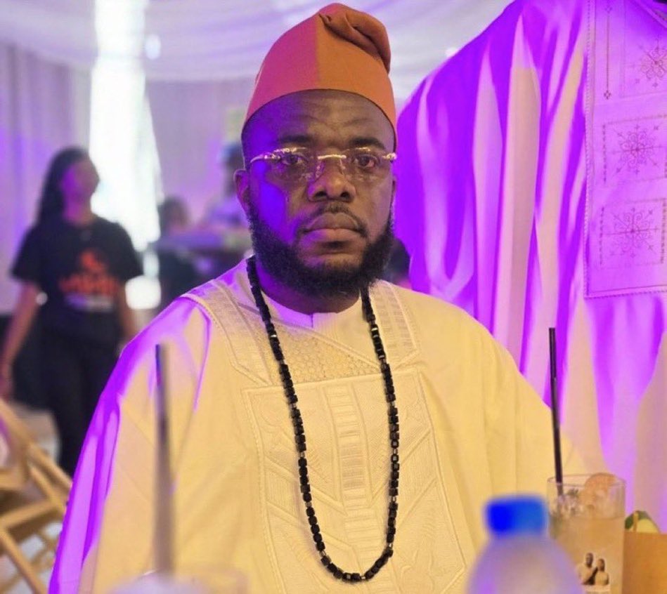 cent_haysmall's tweet photo. This Werey wan be Yoruba so bad 😂 https://t.co/8kGJaZ4EVd