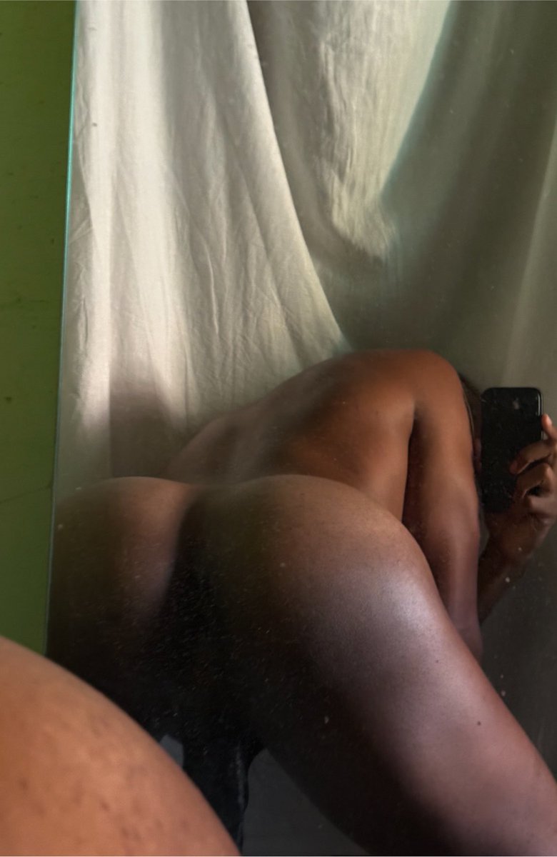vst071_'s tweet photo. essa é a visão🍑 https://t.co/MOT1IhNND1