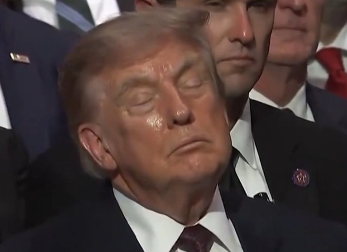 Damaan4u33's tweet photo. It's truly a damn shame that the Republican Party has to rely on a clearly too old to be president who is incapable of performing the duties of the presidency of the United States. This ultimately is on their heads for their obvious stupidity in electing him in the 1st place! https://t.co/ND2oolhL4i