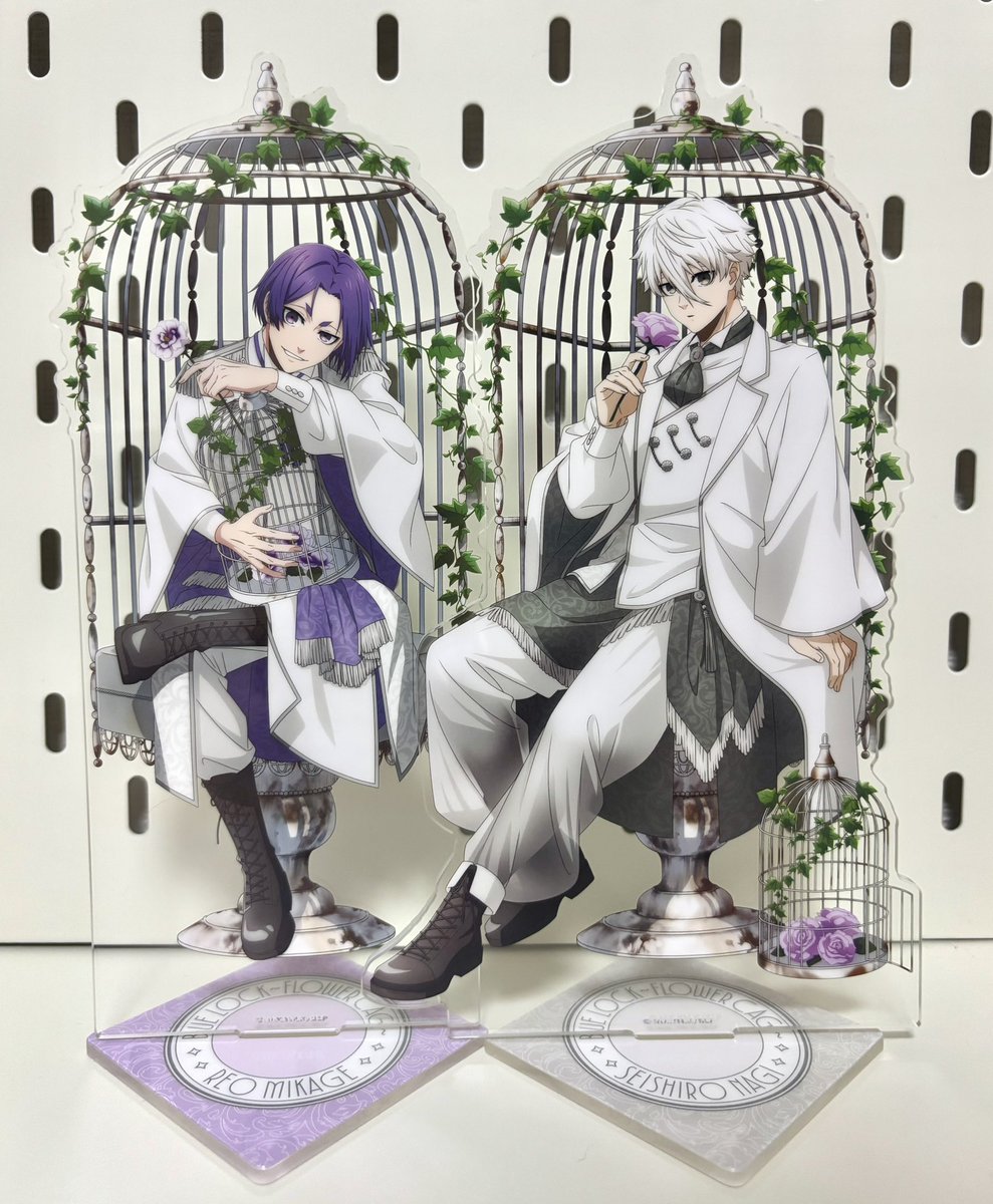 68rlnv524's tweet photo. ビジュえっぐぃぃし匂わせがすぎる…💜🤍
御曹司のわっるい顔見てくださいよ、、、、、 https://t.co/hEGQCkMDZL