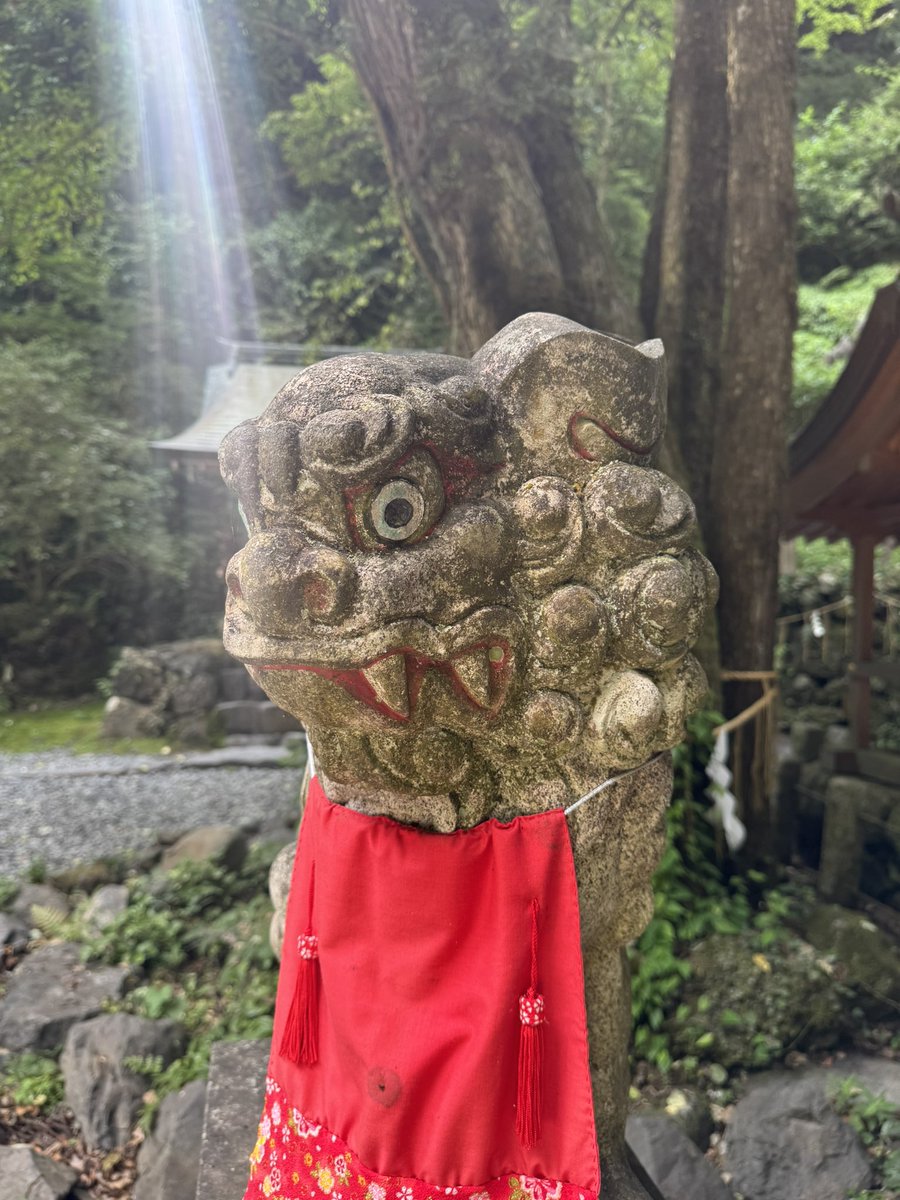 Azu71534362's tweet photo. 京都　貴船神社　奥宮
空気が違う
#京都
#貴船神社
#神社
#聖域 https://t.co/K04ypdANKR