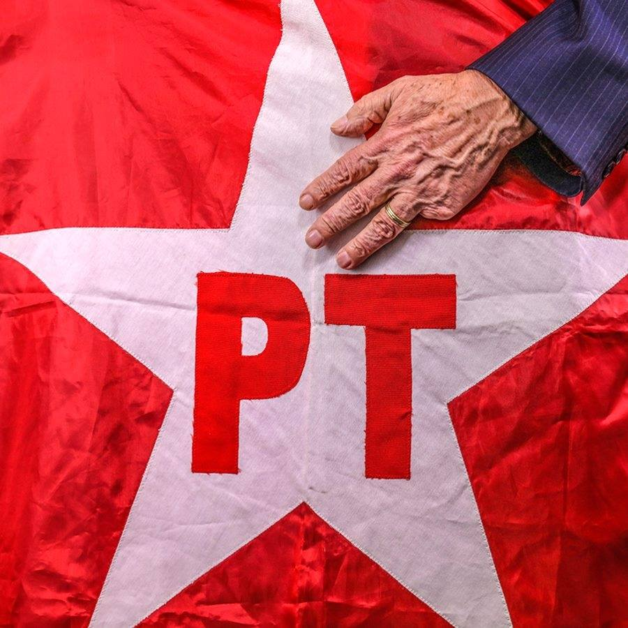 republiqueBRA's tweet photo. 🇧🇷 Renato Freitas anuncia pré-candidatura a deputado federal pelo PT no Paraná. https://t.co/xnuI20UP6U