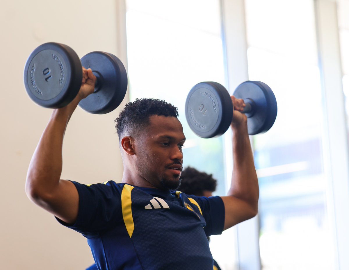 AlNassrFC_EN's tweet photo. Strength in progress 🔋💛 https://t.co/nuI2GggkwB