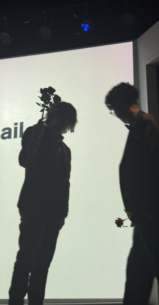 sky1107's tweet photo. ネタも企画もトークも全部を見れた感じあって凄く楽しかった
ネタ3回やって全部立ち位置変えてくれたの凄く嬉しかった!!
どの席に座っても3人の表情とか動き見れるの最高！
立ち位置を固定してないからこそ他では見れない楽しさ!!
 #カリスマ3 https://t.co/dfQeUFYTkw