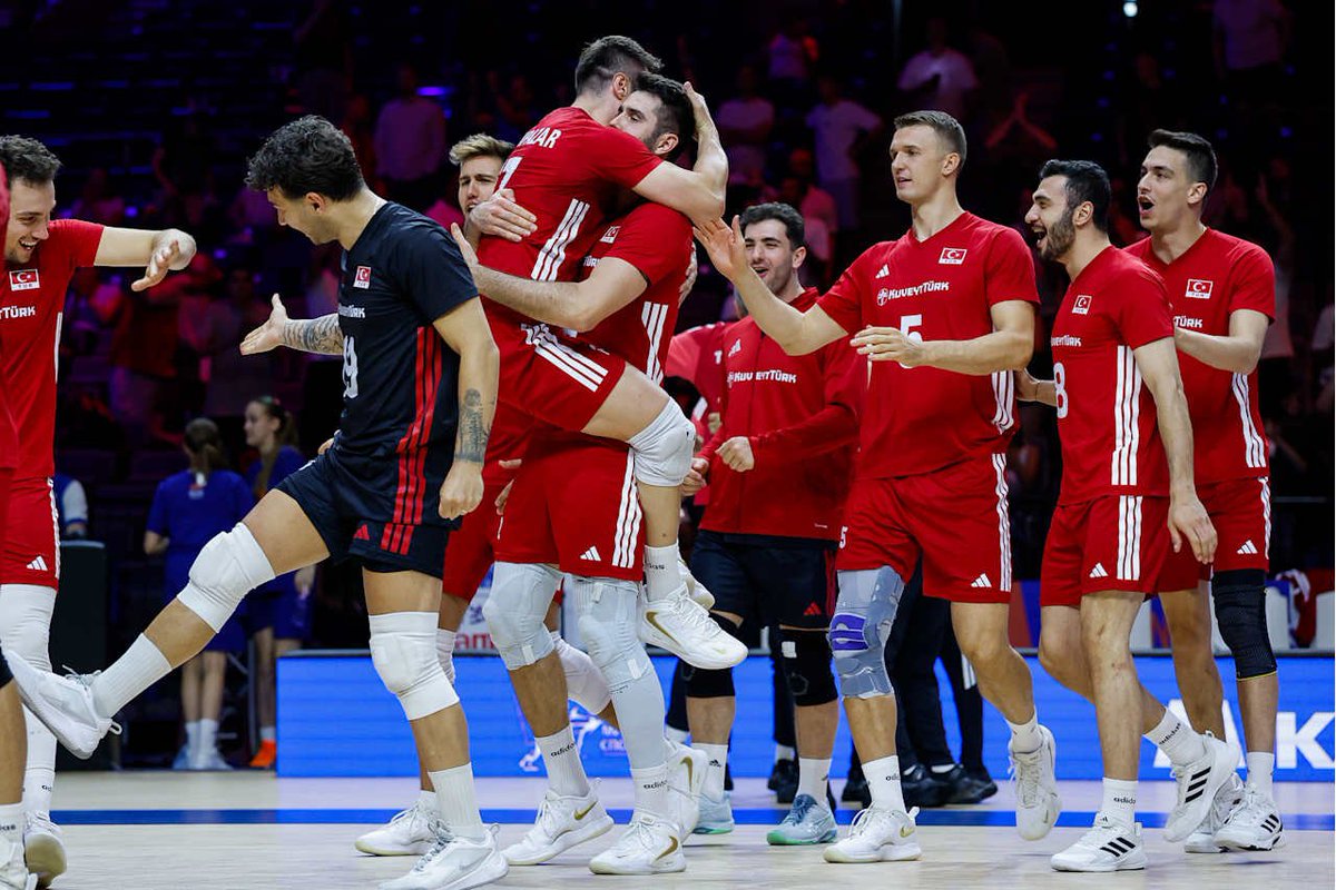 Temmzvolley's tweet photo. 🇹🇷Filenin Efeleri #VNL2026'yı 6. sırada tamamladı

6. - Son Dünya Şampiyonası'nda altıncı olarak tarihimizin en iyi derecesini elde ettik

6. - Bu yıl VNL'de altıncı olarak tarihimizin en iyi derecesini elde ettik https://t.co/0jc8PrIU9i