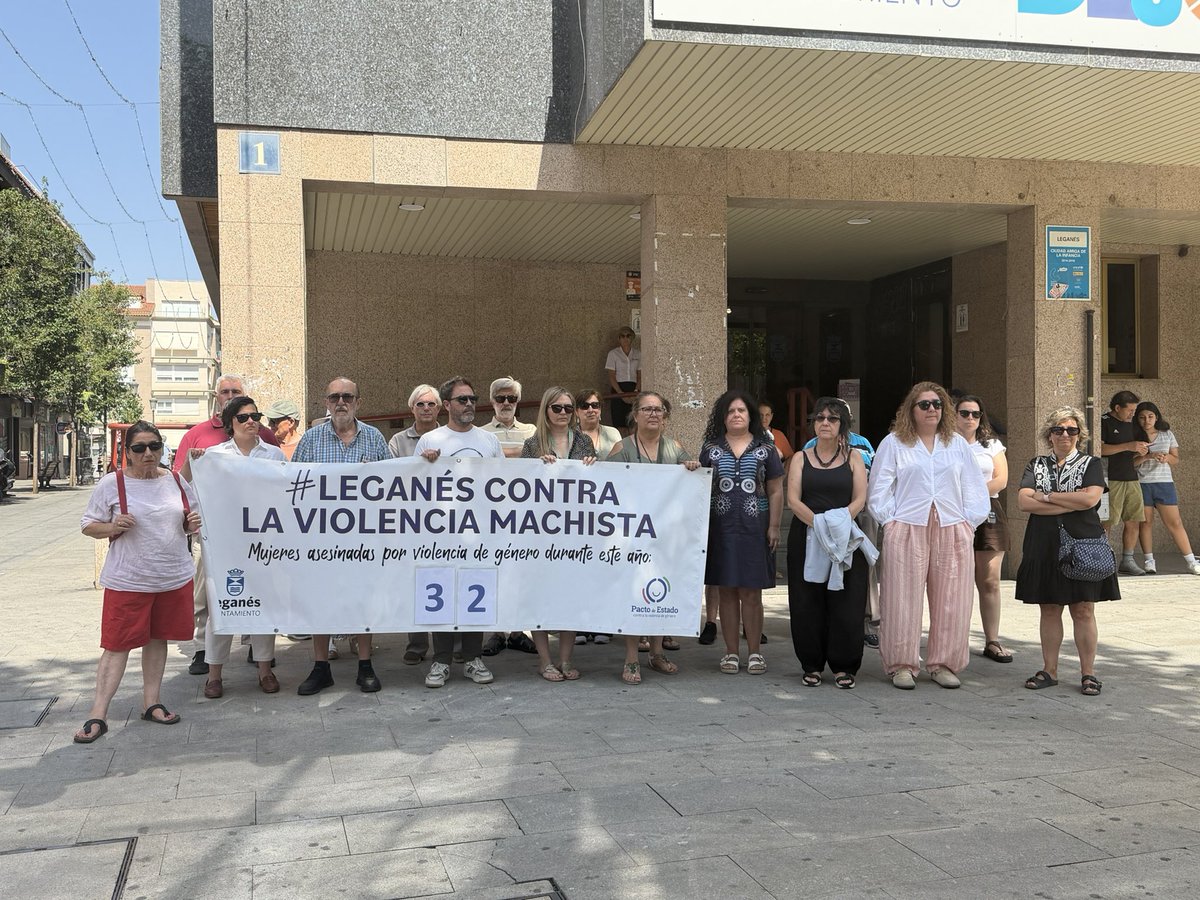 AytoLeganes's tweet photo. ⚫️Desgraciadamente se han confirmado un nuevo asesinato por violencia de género.

Camila Kellem de 34 años, en Barcelona,  el 28 de julio. 

El número de mujeres asesinadas por violencia de género en España en 2026 asciende a 32 y a 1373 desde 2003. https://t.co/T8icuFyTQU