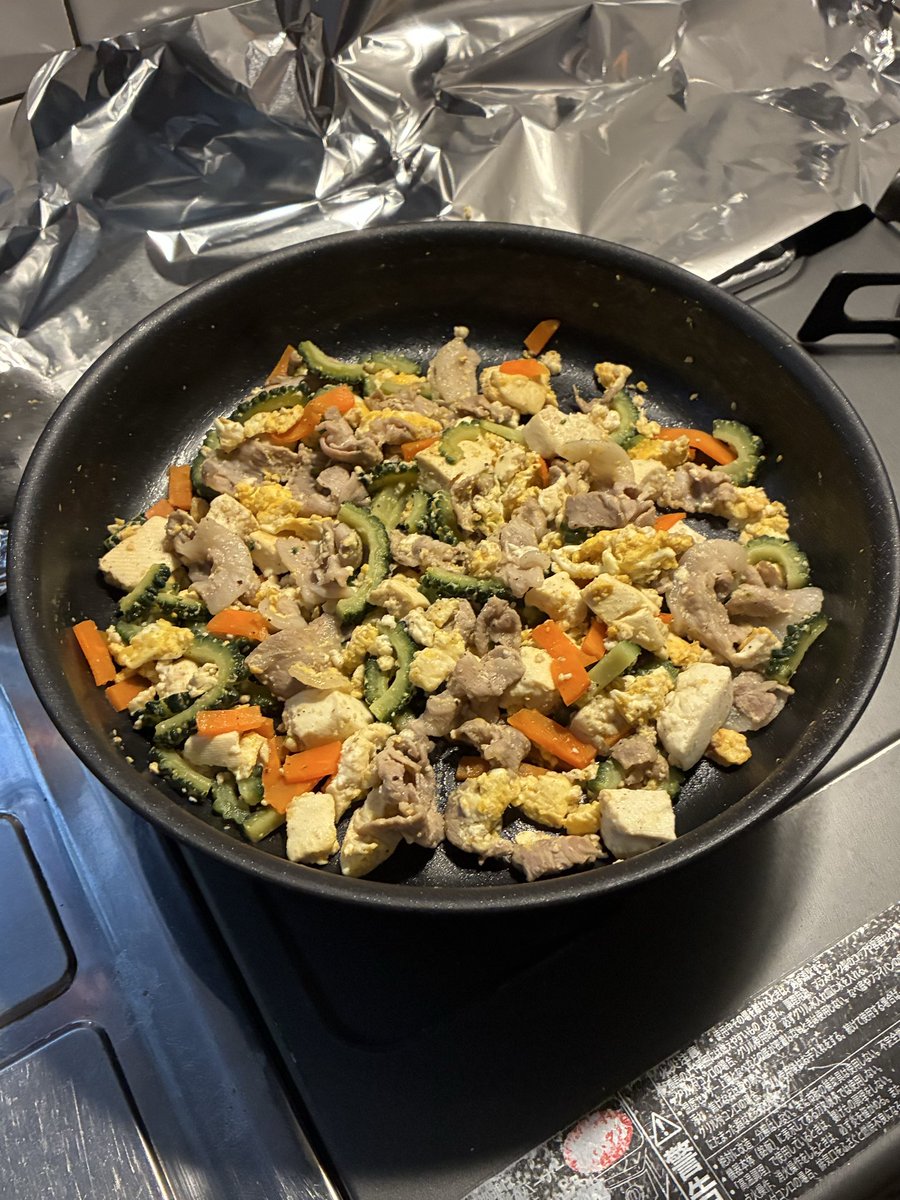 magu701129's tweet photo. ゴーヤを頂いたので☀️
ゴーヤチャンプルと残り肉で豚キム炒飯🔥

豚キム炒飯を仕事の休憩飯に持ってくってありかな🤔

SIX ONE BOYZの歌に合わせてちゃんと歯磨きするからさ🪥いいよね😆 https://t.co/GL9hrj7o3u