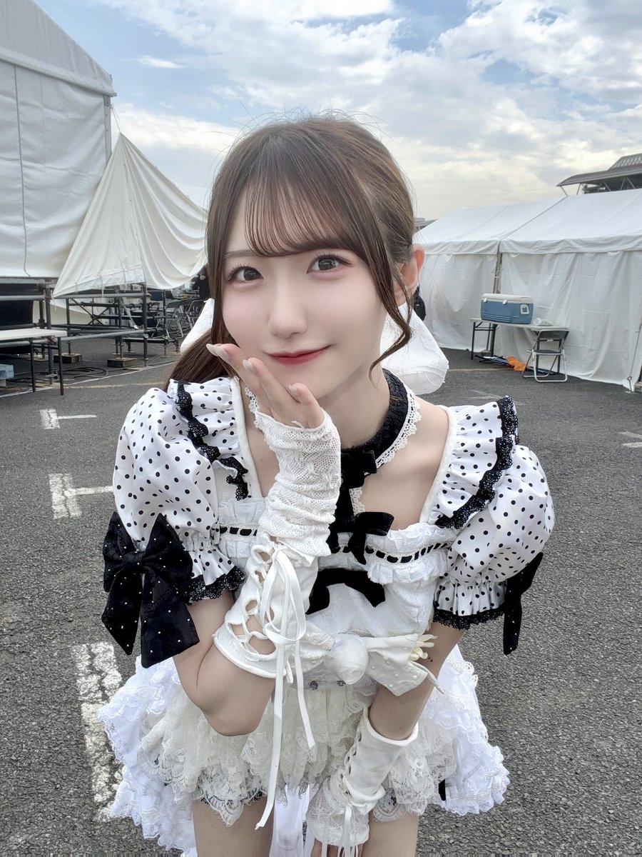 kingsari_emiru's tweet photo. 可愛いし良いスタイルしてるので注目！✨️ https://t.co/fOhDFfOmuc