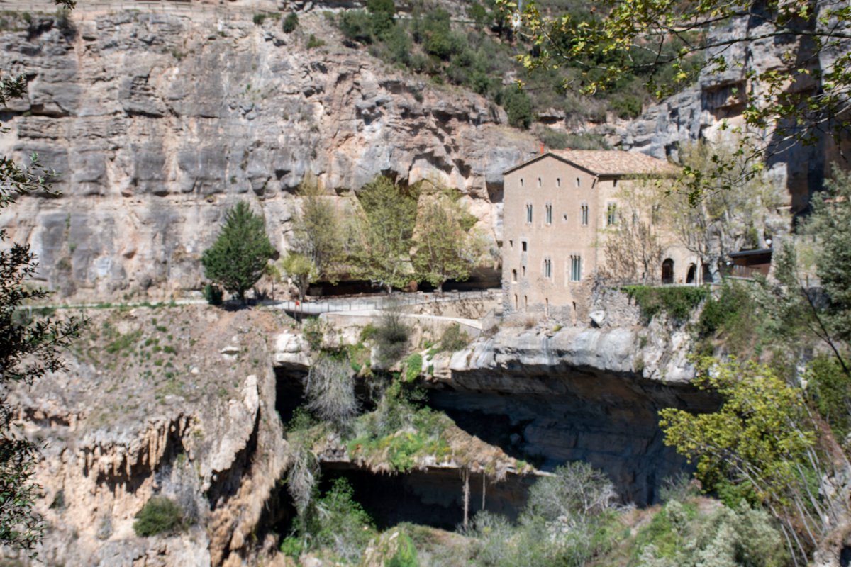 StMiqueldelFai's tweet photo. 📢 Sant Miquel del Fai reobre al públic aquest divendres 31 de juliol.
👉 La visita es podrà fer amb normalitat, tot i que algunes zones puntuals romandran delimitades.
✅ Durant la visita, respecteu la senyalització instal·lada i seguiu les indicacions del personal del recinte. https://t.co/t8kUmUFCSc