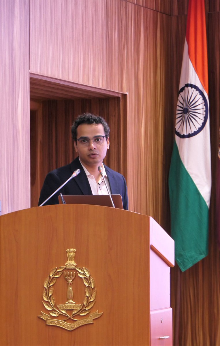 ndc_mod's tweet photo. Dr. Anuj Tiwari @iitmadras delivered a lecture at NDC today on the topic- ‘Swarm Robotics’. He elucidated Future trends & Academia role in boosting India’s #SwarmTechnology. https://t.co/oMrVUGyjF0