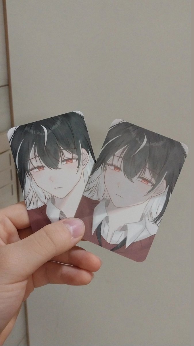 damdamdam0302's tweet photo. #rt이벤트 #rt_이벤트 #감제이_그림

저번에 올린 그림으로 포카 뽑았습니다:)
Rt 하신분들 중 랜덤으로 뽑아 드립니다

실물이 훨씬 예쁜데 사진이 어찌이리..

양이 많아 모든분들께 드리고싶지만 배송비 부담이 있어서 rt이벤트로 여는점 양해 바랍니다..🥲 https://t.co/Gb1BJ0WUnO