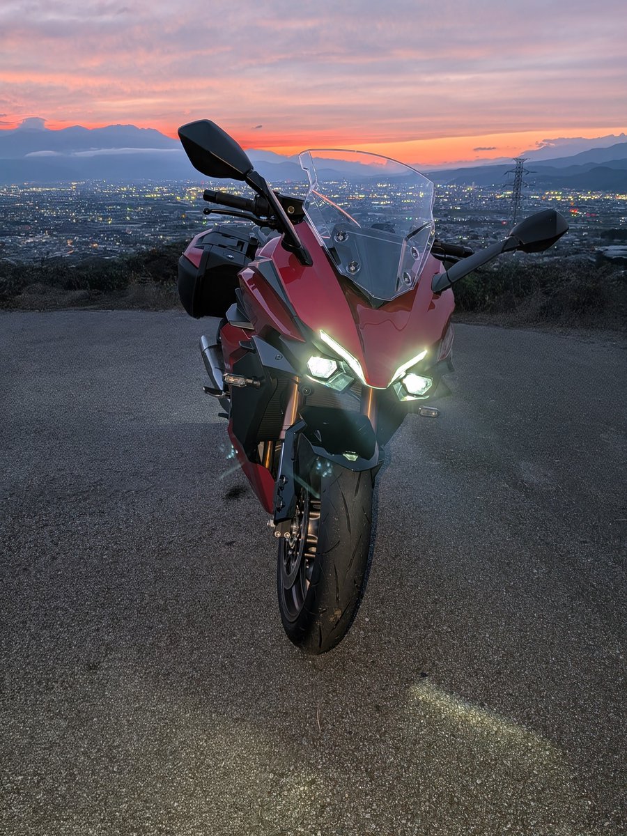 JP_Snowleopard's tweet photo. 2022年大型二輪免許を取った翌日に、GSX-S1000納車。翌週SSTR初参加。2025年GSX-S1000GTを増車。
GTも良いけど、やっぱり一番カッコイイのが、GSX-S1000だね。
#みんなのGSXが見たい https://t.co/HHgJmjZACH