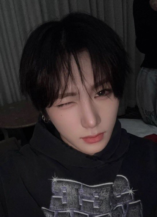 0s2o0q's tweet photo. 아모서리권법ㄹㅇ웃겨 또배워갑기니 https://t.co/rL1FXHaCro