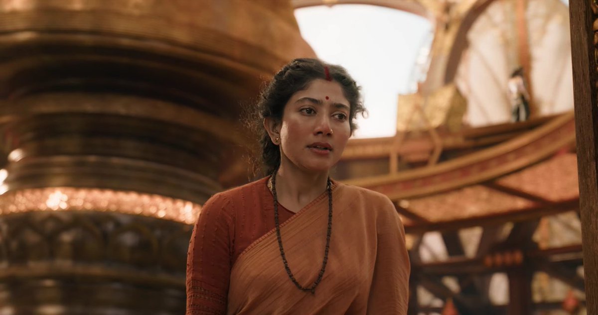 filmsandstuffs's tweet photo. They constantly criticize actors for getting Botox and fillers, and then blame filmmakers for casting them. But when a woman who hasn't done that, who is naturally elegant is cast as Sita, a choice that feels respectful to the character, they still abuse her for no reason 🤦🏻‍♂️ https://t.co/MMpeulTdeJ