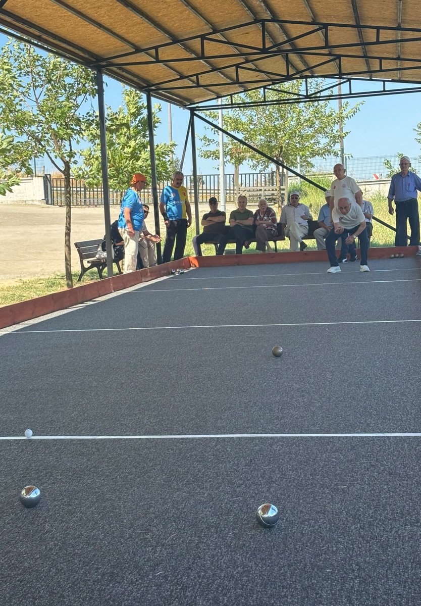 Tekirdag_aile's tweet photo. Zübeyde Hanım Huzurevi ile Malkara Huzurevi arasında gerçekleştirilen bocce müsabakası, dayanışma ruhu içerisinde tamamlandı

Büyüklerimizin sportmenliği örnek olurken, müsabakanın kazananı birlik ve beraberlik oldu

Büyüklerimize teşekkür ediyor, başarılarının devamını diliyoruz https://t.co/rfN0OJkJMi
