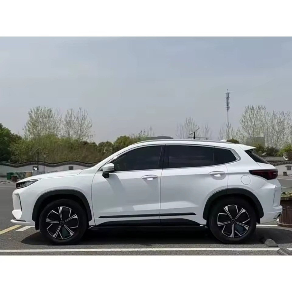 MedihubEnt's tweet photo. Exeed Chasing Wind C-DM 2024 Model C-DM 1.5TCI 

Price: ₦ 27,113,411

Buying | Shipping | Clearing

🌍 We handle the sourcing, inspection, export processing, shipping coordination, and logistics — giving you a smooth and transparent vehicle importation experience.

Join our Vehicle Pre-Order WhatsApp Group through the link in our bio.

#viralpost #CarImportation #VehicleSourcing #CarsNigeria #ChinaCars #PreOrderCars